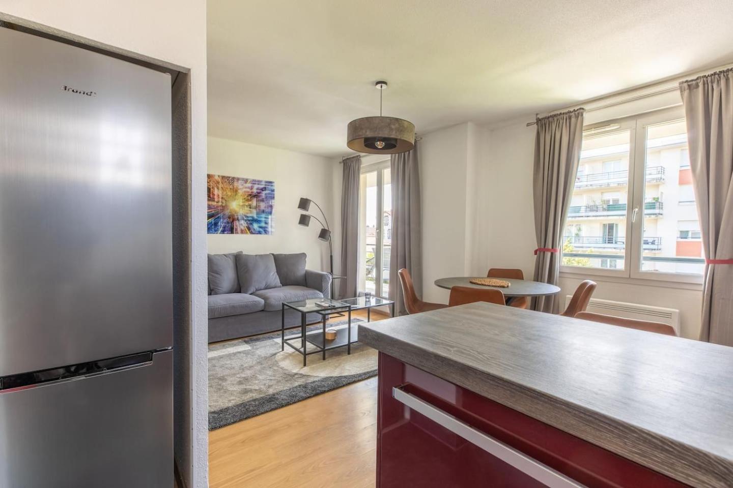 Le Clos Fleuri F3 Terrasse & Garage Clermont-Ferrand Eksteriør bilde